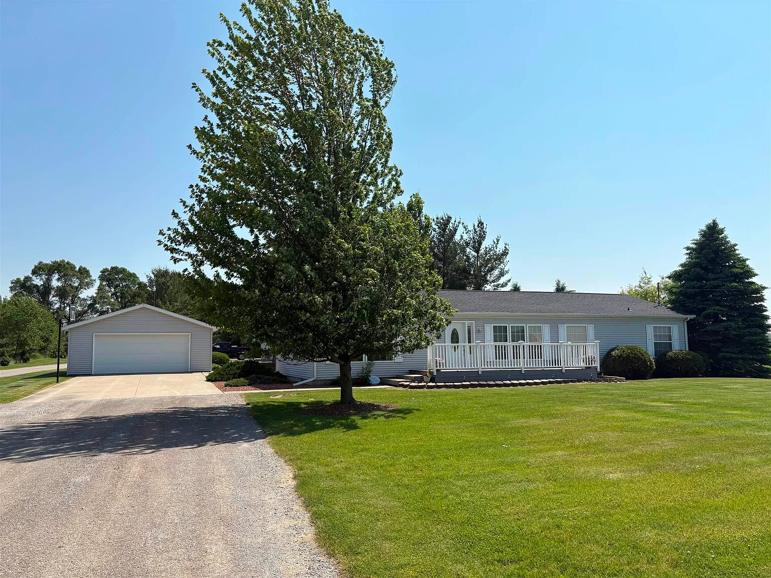 15065 Ferden Rd photo 1