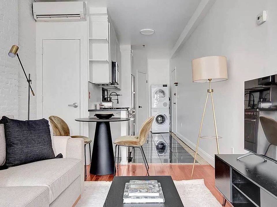 2nd image of 661 Washington St #6
