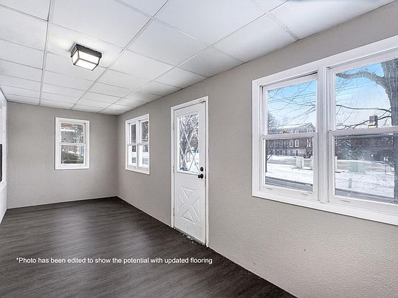 3rd image of 720 Giddings Ave SE