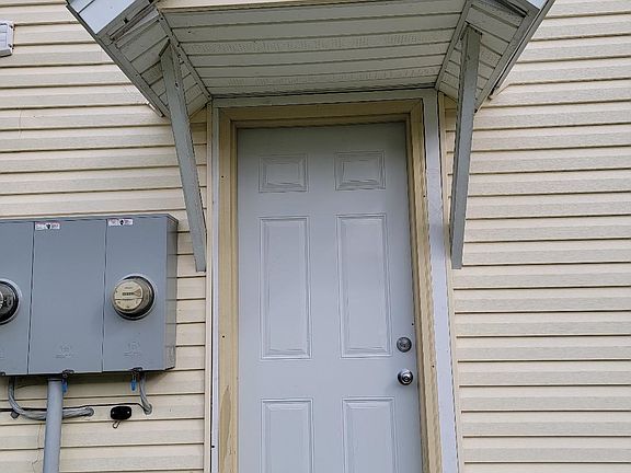 3rd image of 1085 1st Ave