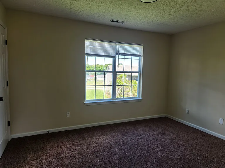 105 Bob White Way — Photo 2