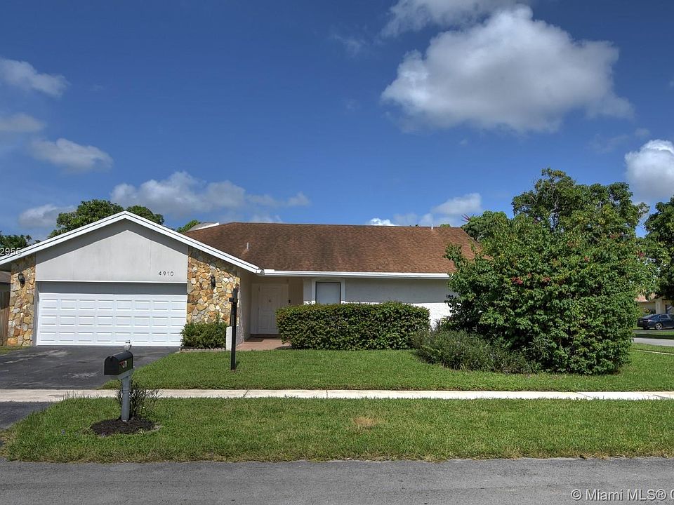 1st image of 4910 NW 84th Ave