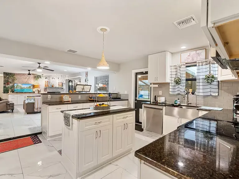 15413 E Lake Burrell Dr — Photo 15