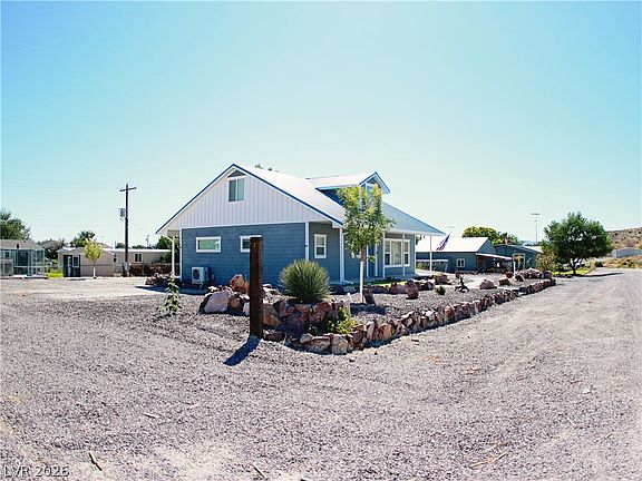 5th image of 1348 Blad St