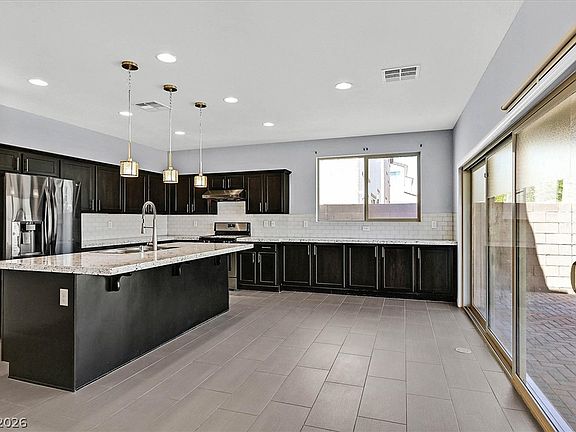 5th image of 272 Finsbury Ct
