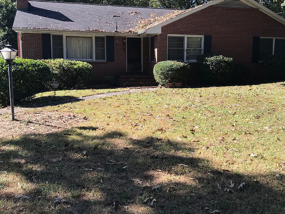 2nd image of 1523 Collier Dr SE