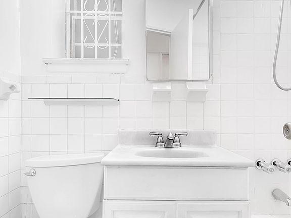 5th image of 415 E 80th St APT 1E