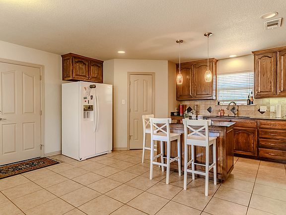 4th image of 5225 Wosley Dr
