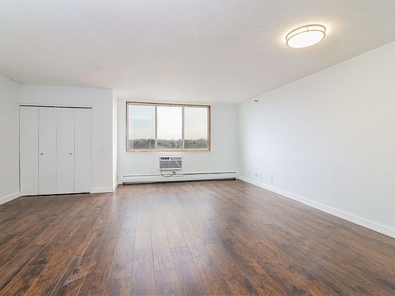 5th image of 14 Nosband Ave APT 6G