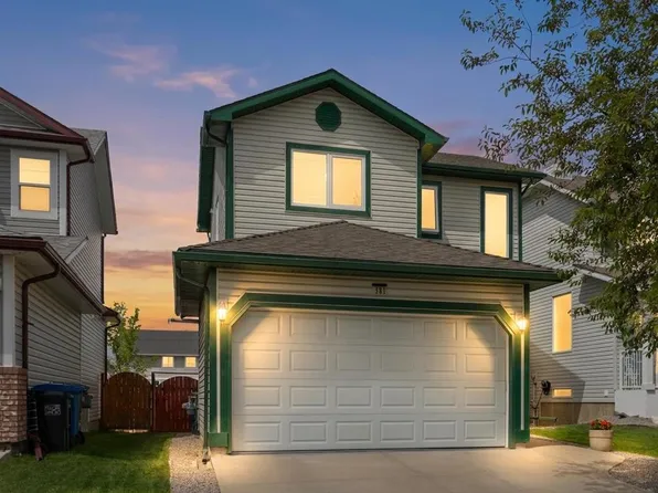 381 E Silver Springs Way NW, Airdrie, AB T4B 2X8