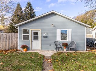 1725 S Brookfield St, South Bend, IN 46613