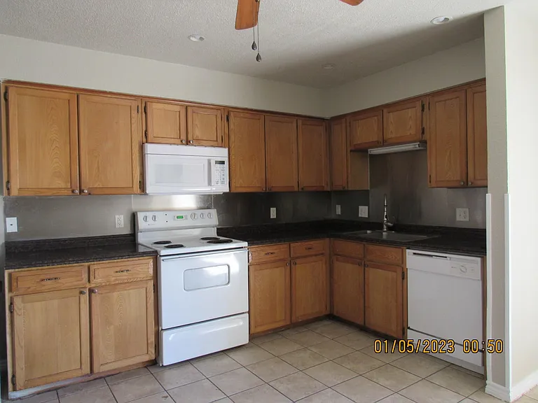 2806 Ridgecrest Dr — Photo 2