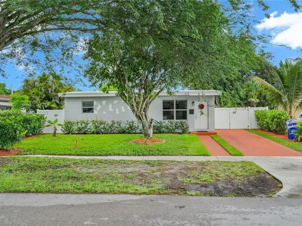 7220 Arthur St, Hollywood, FL 33024