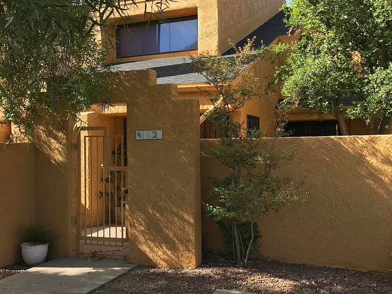4020 N Weimer Pl — Photo 2