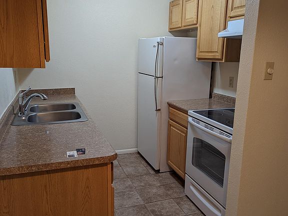 5th image of 1601 Pennsylvania St NE Unit S11