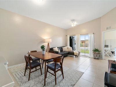 4117 Bellasol Cir APT 125, Fort Myers, FL, 33916