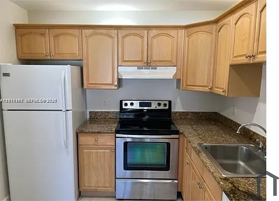 594 Saxony Dr #M — Photo 4