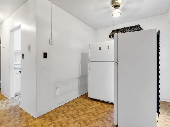 2546 East 13th Street image 11 of 28