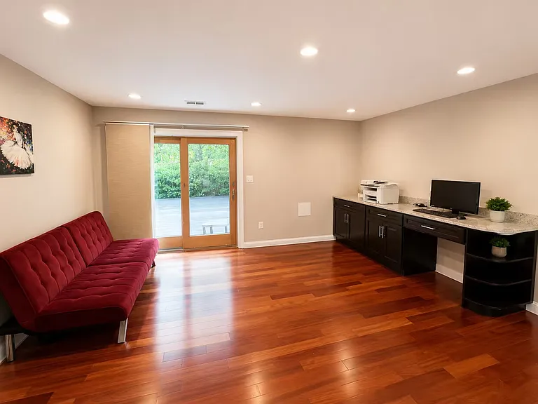 1711 Strine Dr — Photo 13