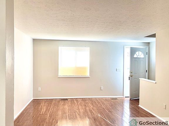 3rd image of 661 S Shore Ct