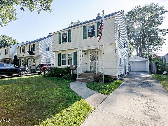 2nd image of 3333 Algonquin Pkwy