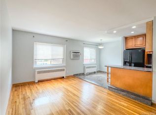 15117 7th Ave, Flushing, NY 11357