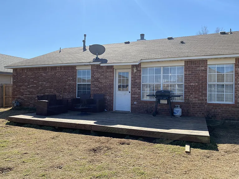 909 N Windermere Dr — Photo 12