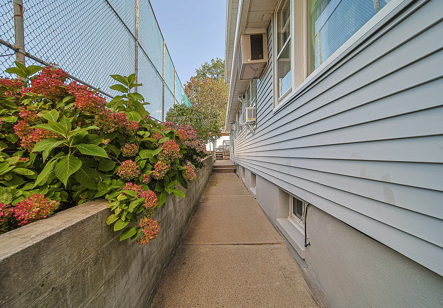 3 bed, 1627 sqft, $3,700 — Photo 3