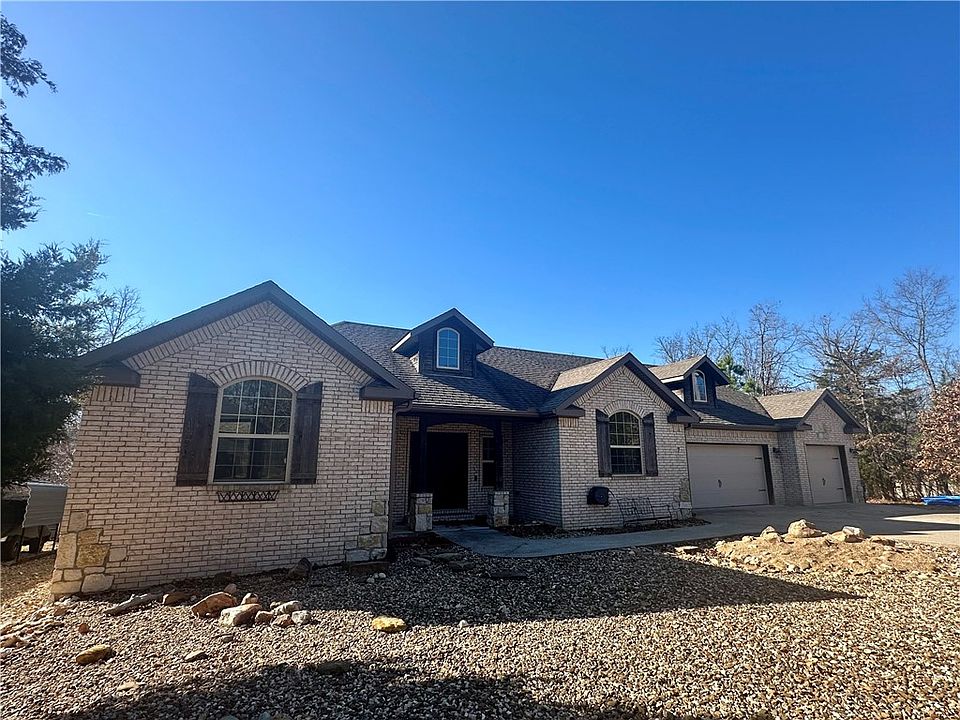 1st image of 7 Mary Ann Ln