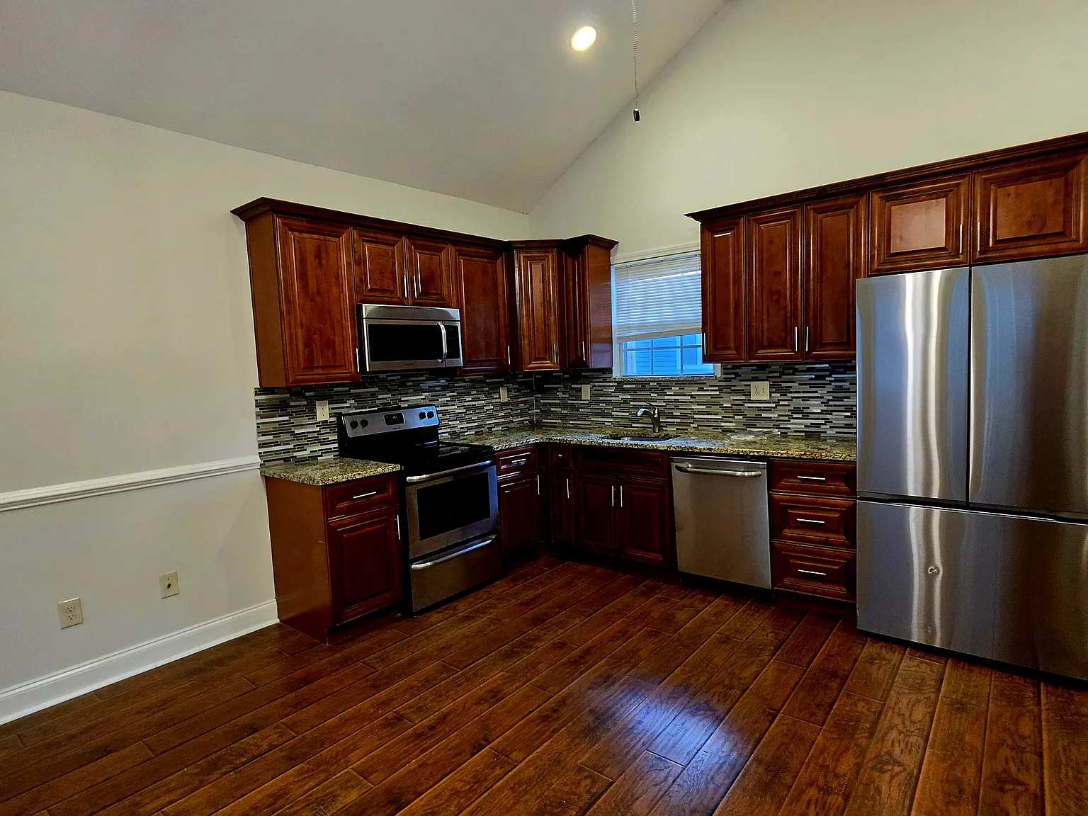 2 bed, $2,400 — Photo 2