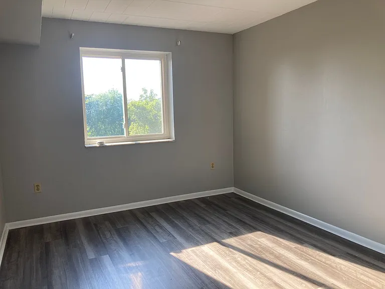 128 Stamm Avenue — Photo 11