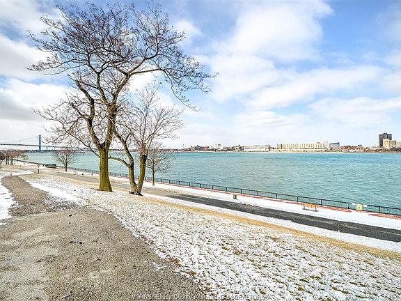 3rd image of 1225 Riverside Dr W #409