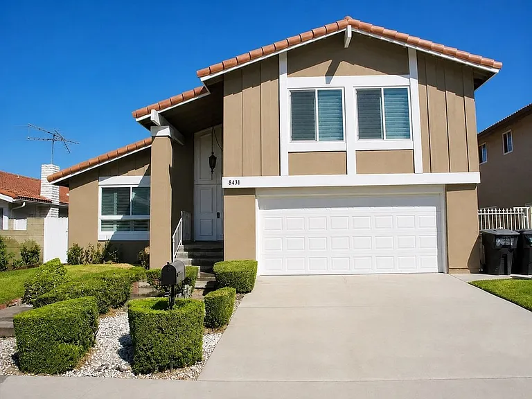 8431 Aspenwood Ave — Photo 2