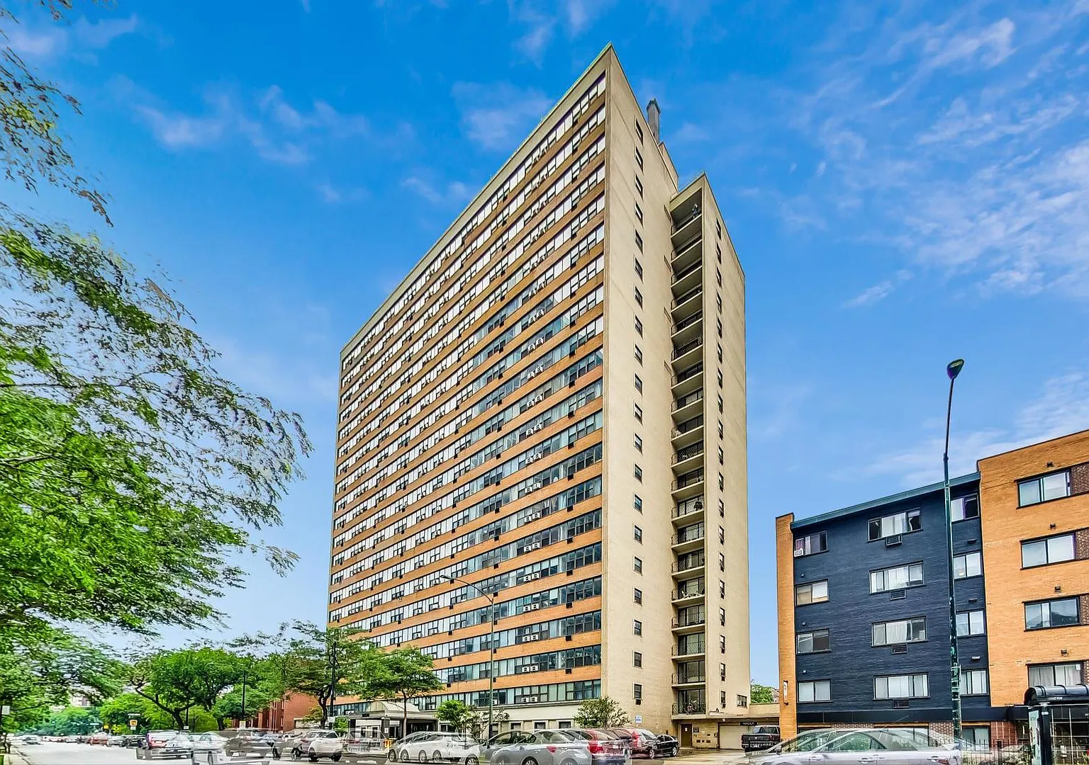 1 bed, 700 sqft, $1,900 — Photo 1