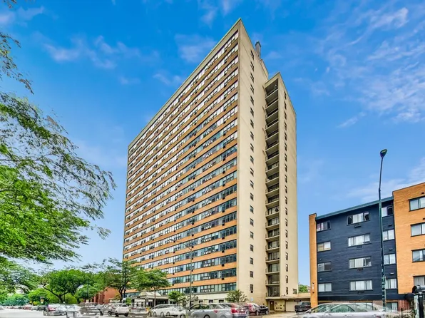 6030 N Sheridan Rd APT 901, Chicago, IL 60660