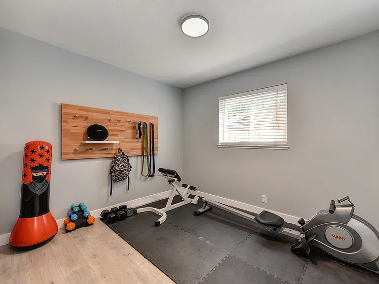 3945 Orange Grove Ave — Photo 37