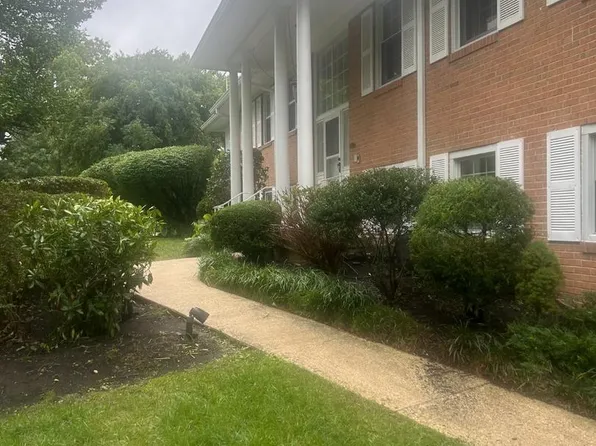 4001 Pine Brook Rd, Alexandria, VA 22310