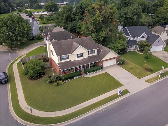 2nd image of 2109 E Flint Creek Dr