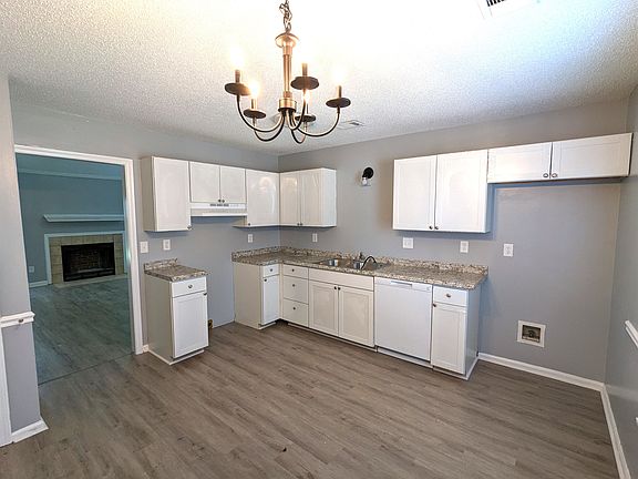 4th image of 2646 Sunbury Cir