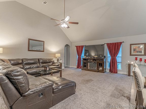 4th image of 1527 E 137th Pl