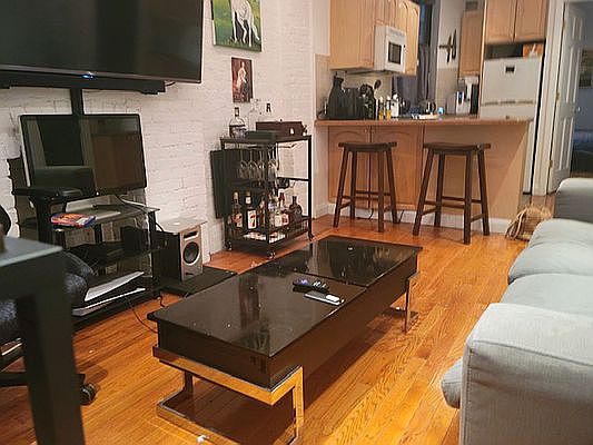 2nd image of 211 E 11th St APT 8