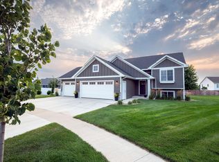 1801 W Briarwood Cir, Brookings, SD 57006