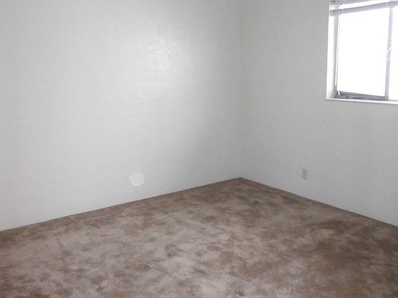 4th image of 930 Parker Ct APT 5