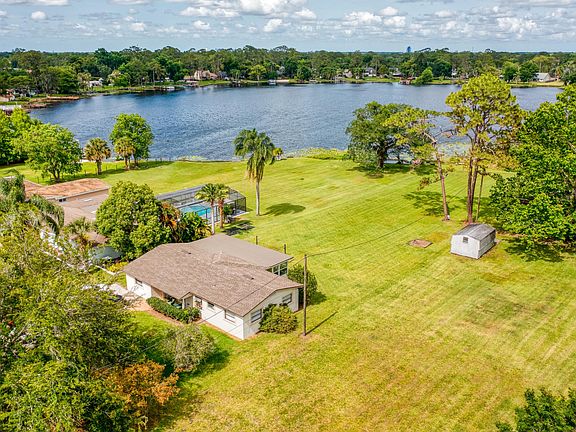 3rd image of 9437 Bear Lake Cir