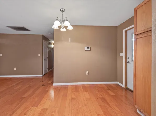 10702 River Oaks Dr, Conroe, TX 77385
