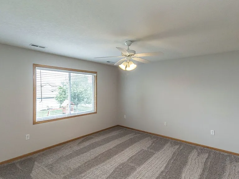 340 NE Carefree Ln — Photo 12