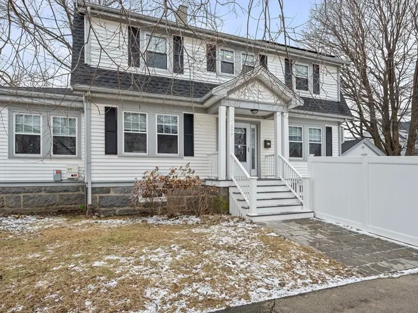 177 Squanto Rd, Quincy, MA 02169