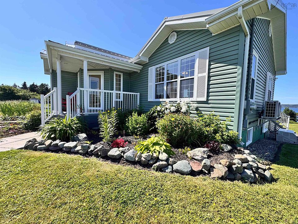 1st image of 48 Seaview Dr
