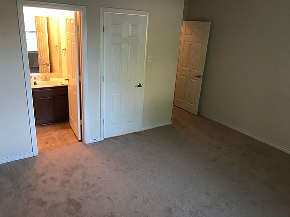 5th image of 22886 Sabine Dr