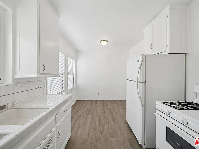 1402 N Mansfield Ave #1/2 — Photo 9